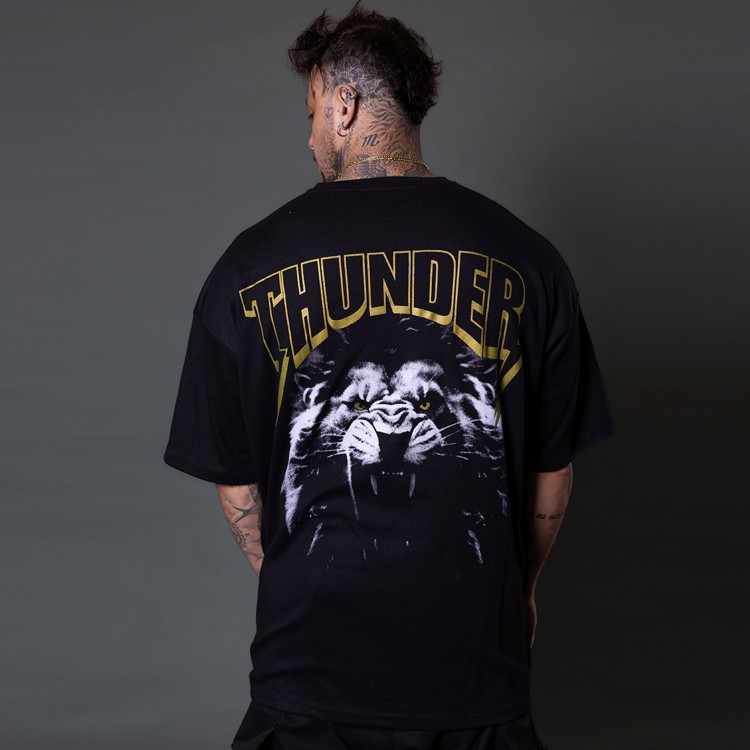 Camiseta Oversized Heavy Lion Gold Preta
