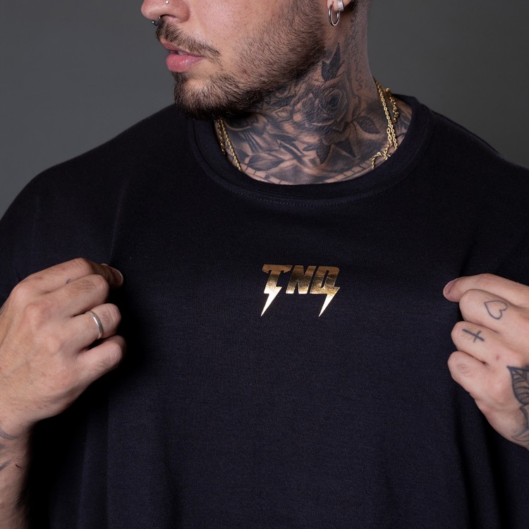 Camiseta Oversized Heavy Lion Gold Preta