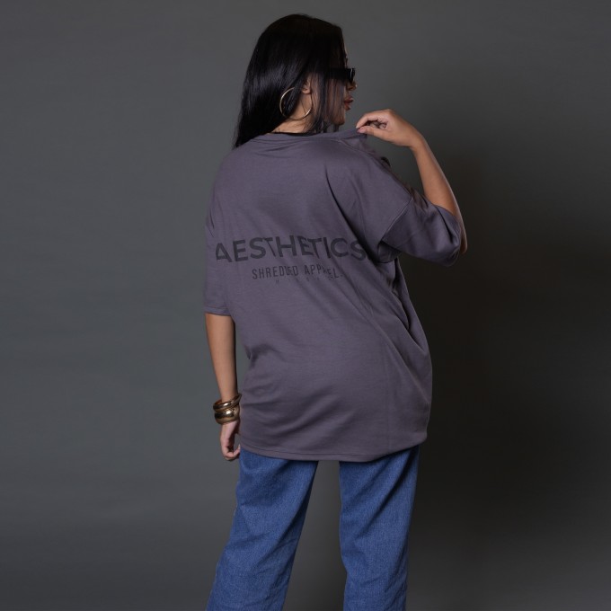 Camiseta Oversized Feminina Heavy Aesthetics Cinza Chumbo