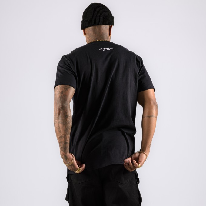 Camiseta O Mundo e Livre Preta